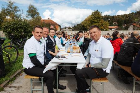 Otvoritev kolesarske CE-SˇT-SˇE-273